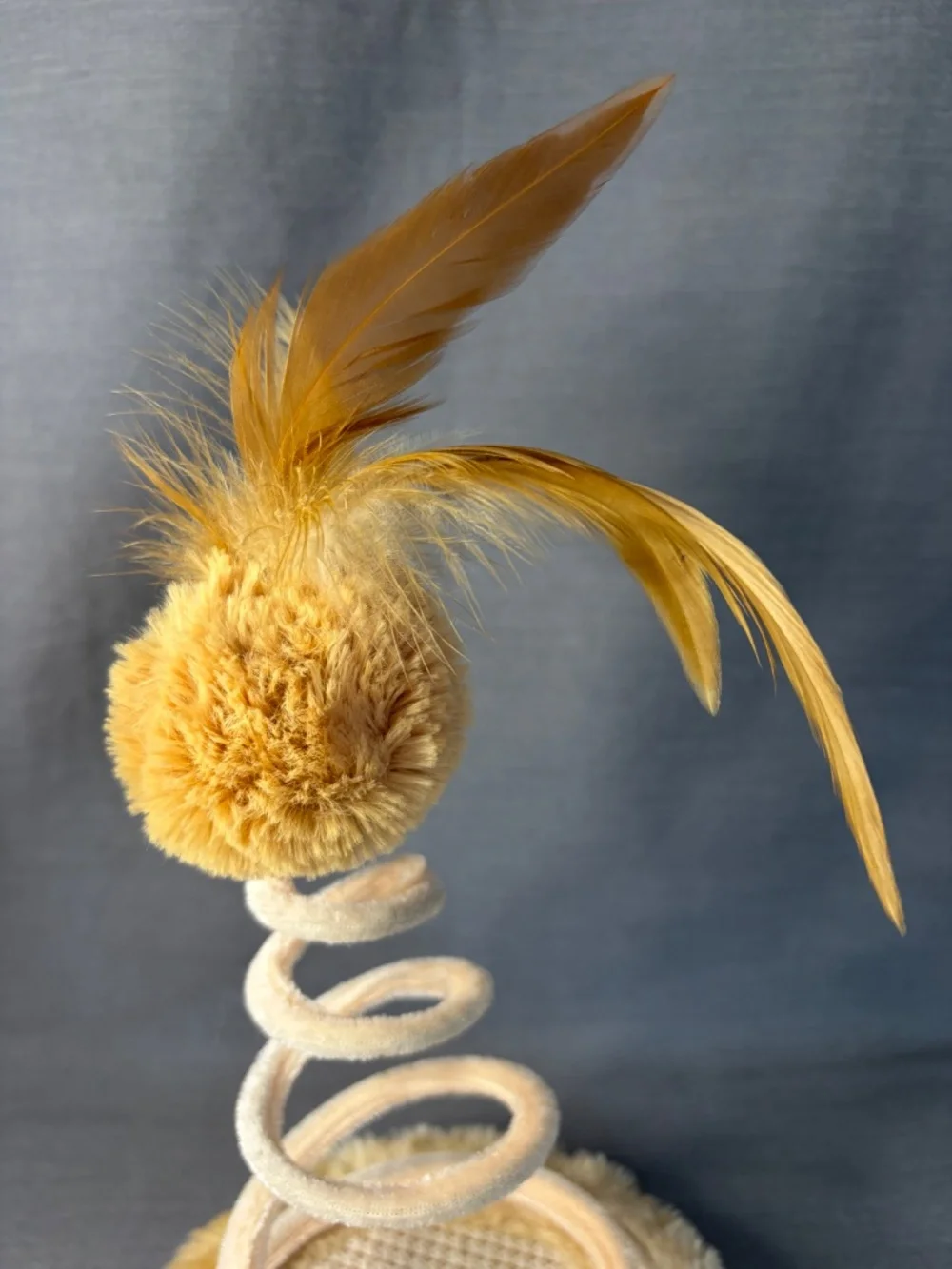 Cat Spring Toy Interactive Feather Plush Pom Pom Ball Squeak Chirp 11